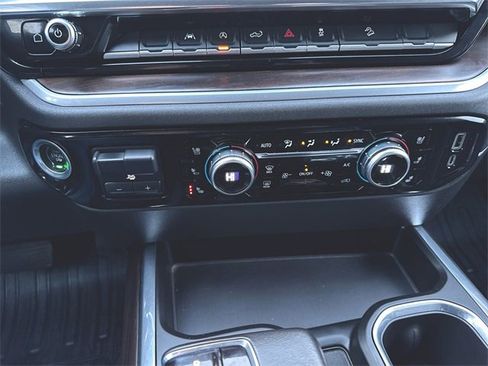 Used 2022 GMC Sierra 1500 SLT w/ SLT Premium Package image 18