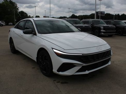 New 2026 Hyundai Elantra SEL Sport FWD image 6