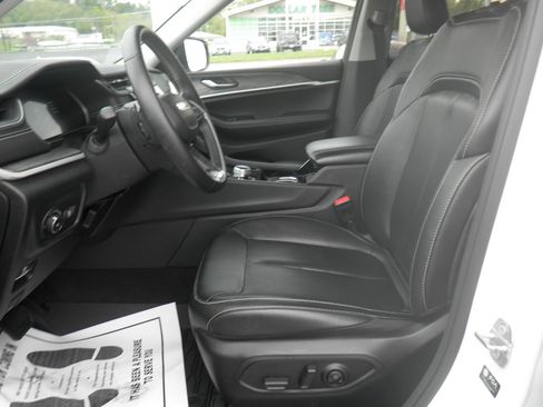 Used 2021 Jeep Grand Cherokee L Limited image 16