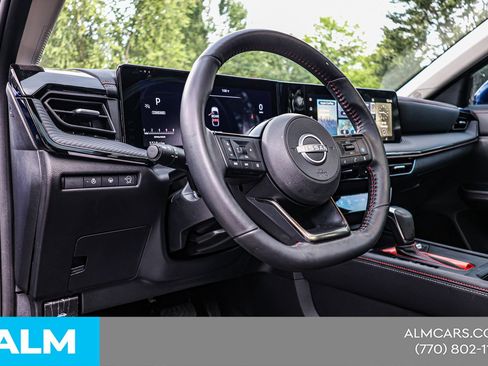 Used 2025 Nissan Kicks SR w/ SR Premium Package FWD image 21