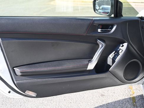 Used 2014 Subaru BRZ Limited RWD image 16