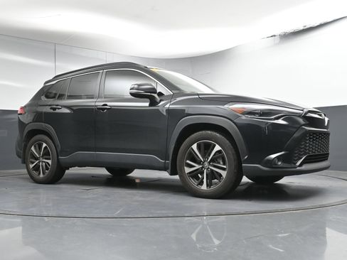 Used 2024 Toyota Corolla Cross XSE image 25