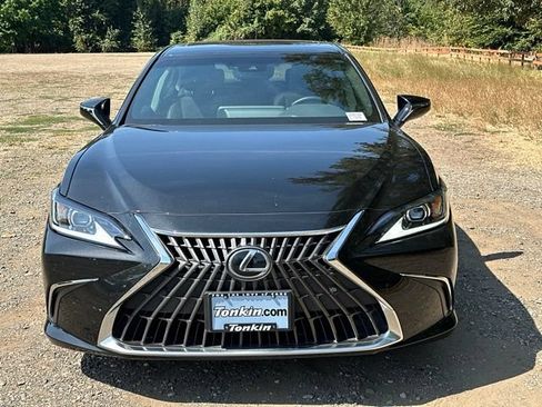 Used 2023 Lexus ES 300h w/ Premium Package FWD image 3