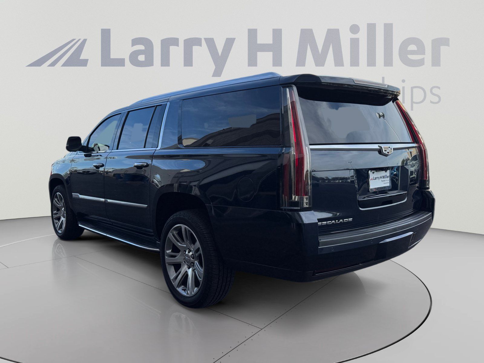 Used 2020 Cadillac Escalade ESV Luxury AWD/4WD image 3