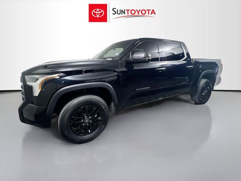Used 2025 Toyota Tundra SR5 w/ SR5 Convenience Package AWD/4WD image 9