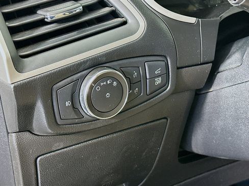 Used 2020 Ford Edge SEL w/ Convenience Package image 17