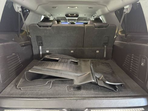 Used 2019 Chevrolet Suburban LT AWD/4WD image 36