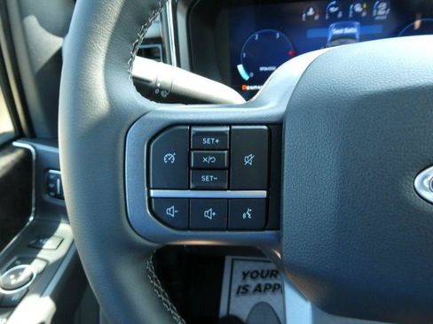New 2026 Ford F250 Lariat w/ Black Appearance Package AWD/4WD image 22