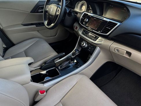 Used 2015 Honda Accord EX-L image 17