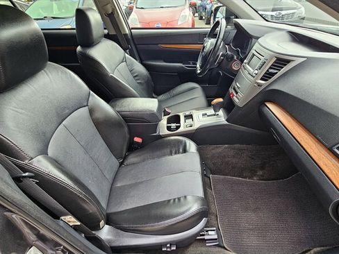 Used 2013 Subaru Outback 3.6R Limited w/ Moonroof Pkg image 5