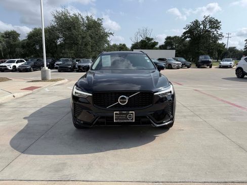 Certified 2025 Volvo XC60 B5 Plus AWD/4WD image 9