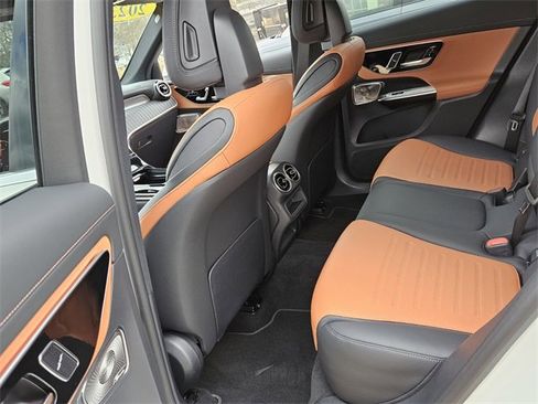 Used 2023 Mercedes-Benz GLC 300 image 7