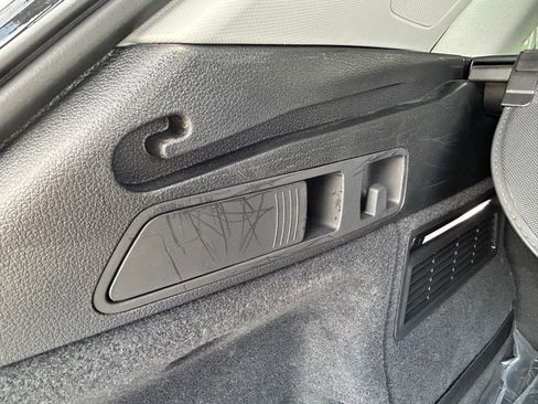 Used 2024 Audi Q5 e Premium Plus w/ Premium Plus Package image 45