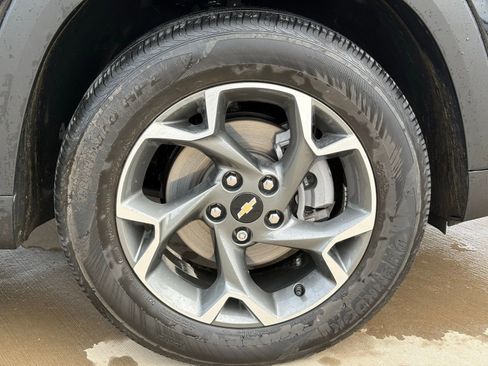 Certified 2024 Chevrolet Trax LT w/ Driver Confidence Package image 10