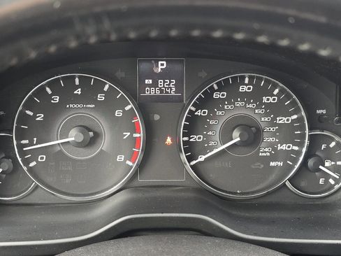 Used 2011 Subaru Outback 2.5i Limited image 24