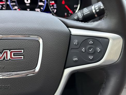Used 2023 GMC Acadia SLT w/ Technology Package FWD image 25