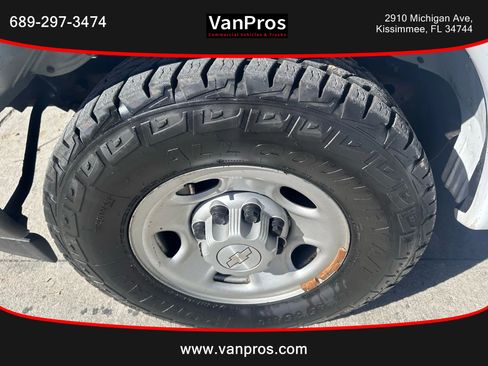 Used 2017 Chevrolet Express 2500 RWD image 17