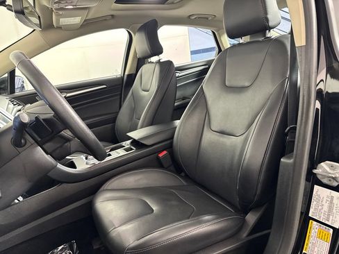 Used 2017 Ford Fusion Titanium AWD/4WD image 25