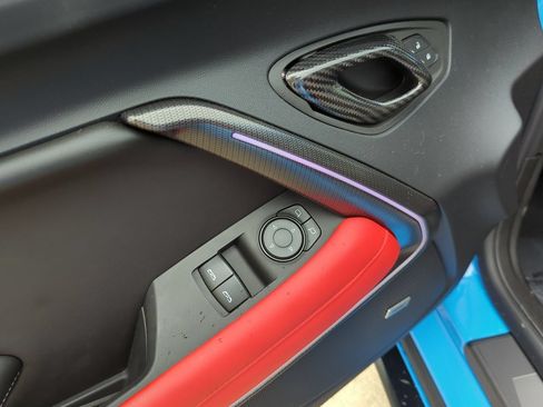 Used 2023 Chevrolet Camaro LT w/ Technology Package RWD image 7