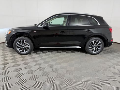 Used 2023 Audi Q5 2.0T Premium Plus w/ Premium Plus Package AWD/4WD image 2