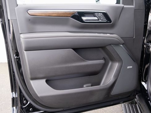 New 2026 Chevrolet Tahoe High Country image 15