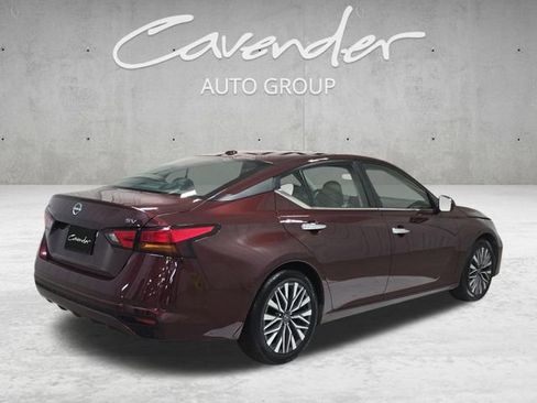 Used 2024 Nissan Altima 2.5 SV image 16