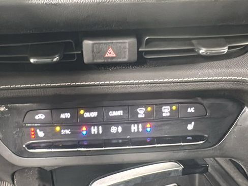 Used 2022 Buick Envision Essence w/ Safety Package image 28