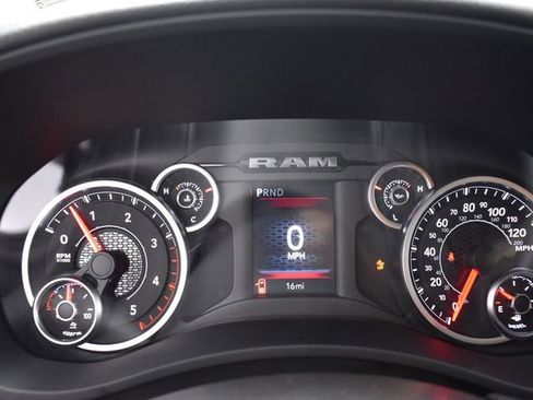 New 2025 RAM 2500 Big Horn AWD/4WD image 15