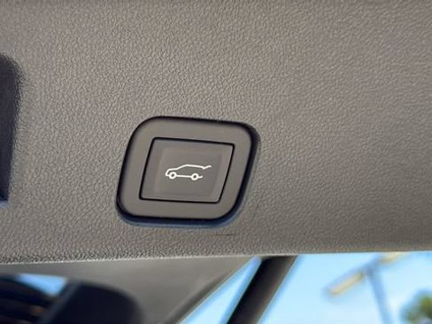 New 2026 Chevrolet Traverse LT w/ Midnight/Sport Edition FWD image 33