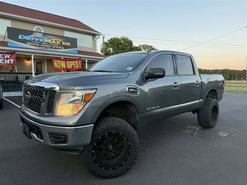 Used 2017 Nissan Titan SV AWD/4WD image 1