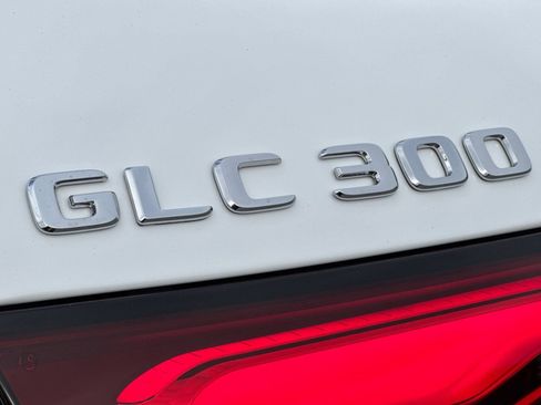 Certified 2025 Mercedes-Benz GLC 300 4MATIC image 21