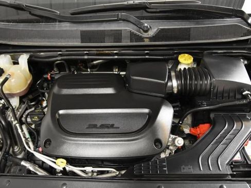 Used 2023 Chrysler Voyager LX FWD image 39