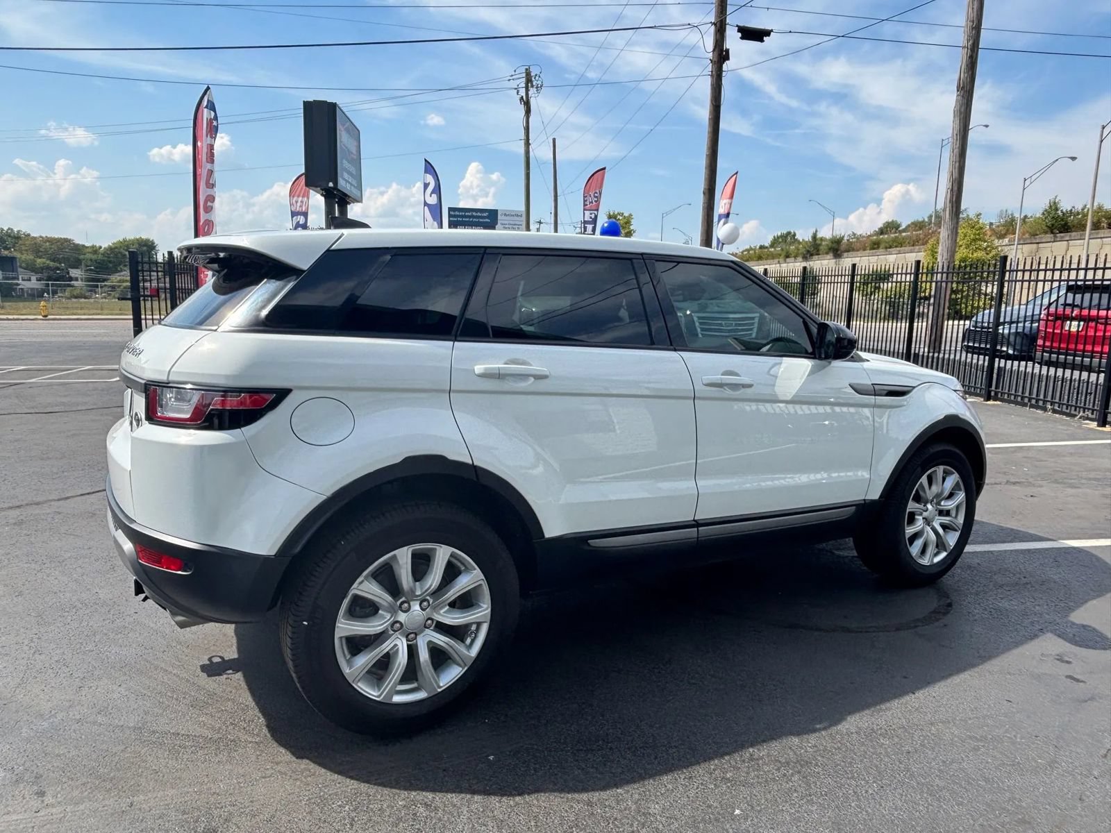 Used 2019 Land Rover Range Rover Evoque SE Premium AWD/4WD image 11