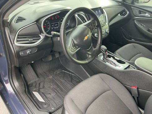 Used 2025 Chevrolet Malibu RS image 11