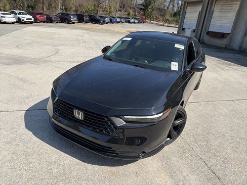 Used 2025 Honda Accord Sport image 3