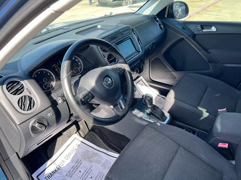 Used 2017 Volkswagen Tiguan S image 10