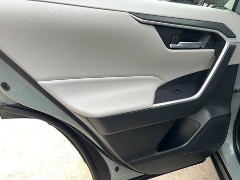 Used 2023 Toyota RAV4 XLE Premium image 12
