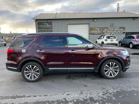 Used 2018 Ford Explorer Platinum AWD/4WD image 9