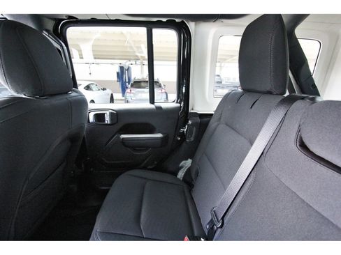 Used 2022 Jeep Wrangler Unlimited Sport AWD/4WD image 13