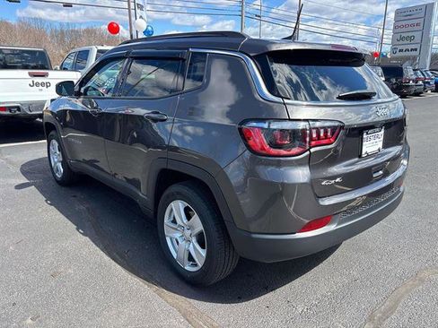 Used 2022 Jeep Compass Latitude w/ Sun and Sound Group AWD/4WD image 5