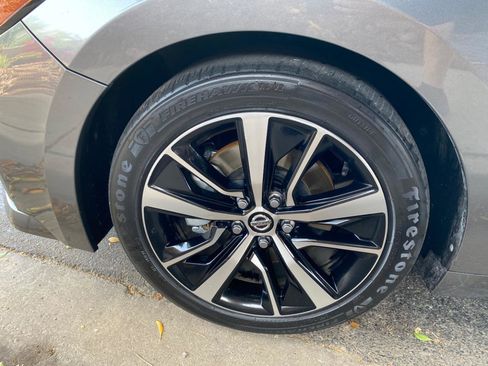 Used 2022 Nissan Maxima SV w/ Floor Mat Group FWD image 22