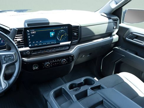 Used 2023 Chevrolet Silverado 1500 LT AWD/4WD image 18