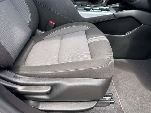 Used 2025 Chevrolet Blazer LT FWD image 12