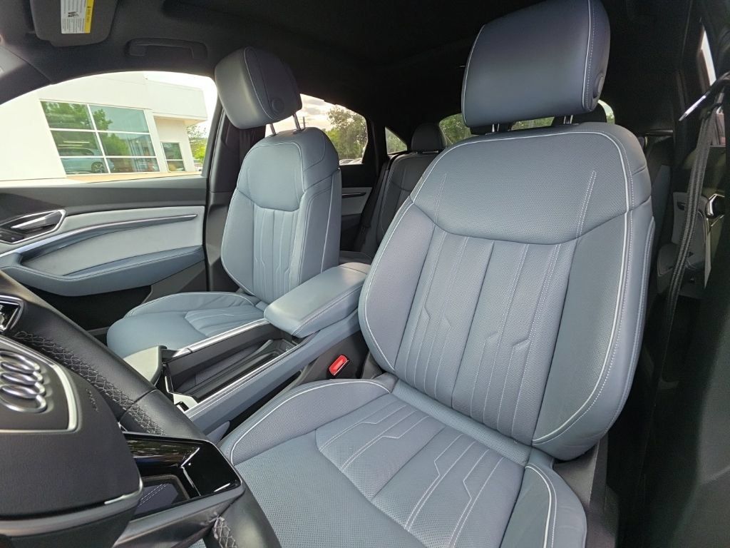 Used 2023 Audi e-tron Prestige w/ Prestige Package AWD/4WD image 11