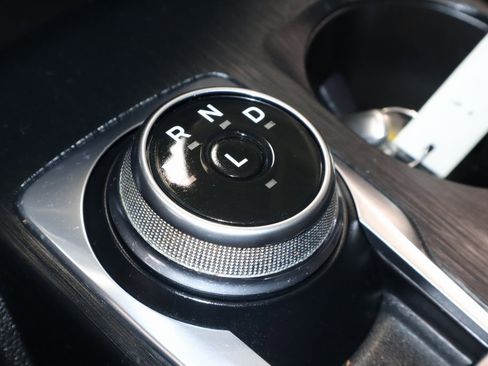 Used 2022 Ford Escape SE w/ SE Sport Appearance Package image 33