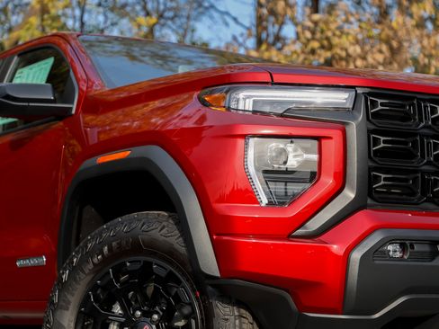 New 2026 GMC Canyon Elevation w/ Convenience Package image 3