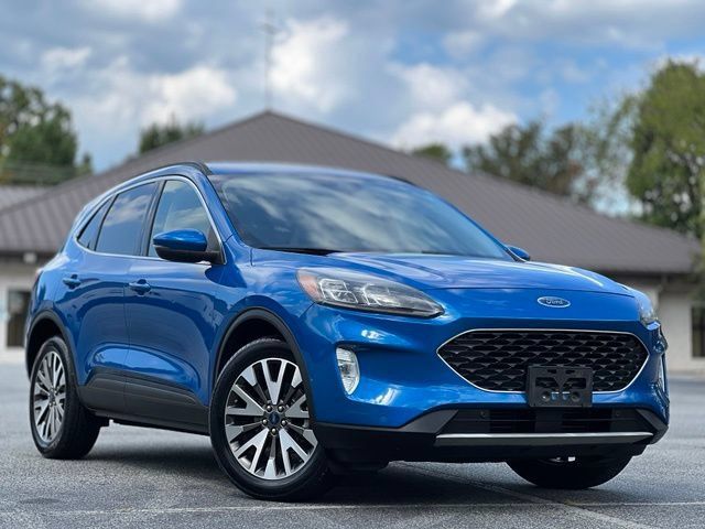 Used 2020 Ford Escape Titanium AWD/4WD image 3