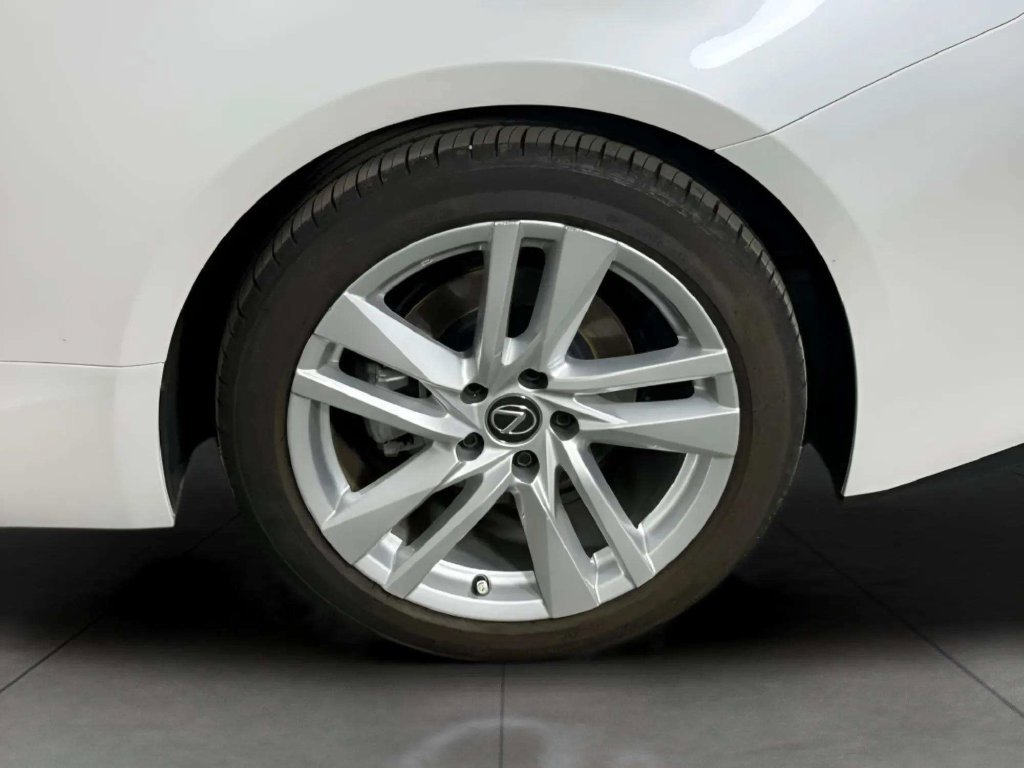 Used 2023 Lexus RC 300 RWD image 40
