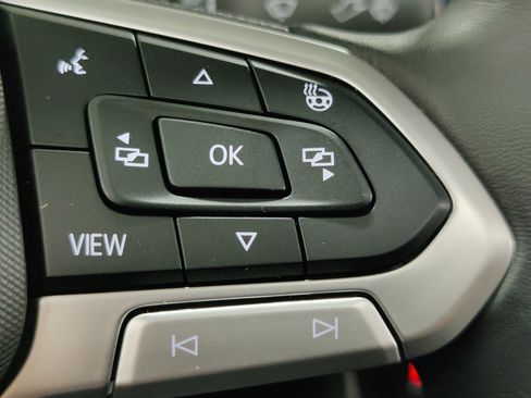 Used 2025 Volkswagen Jetta SEL image 11