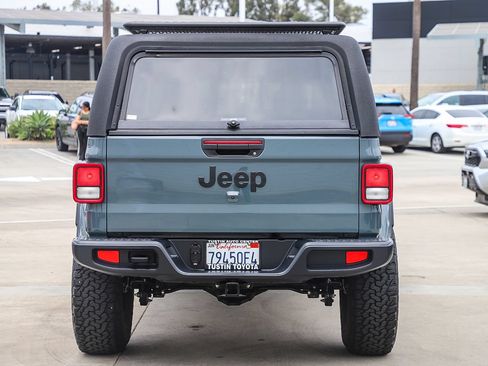 Used 2025 Jeep Gladiator Sport AWD/4WD image 7